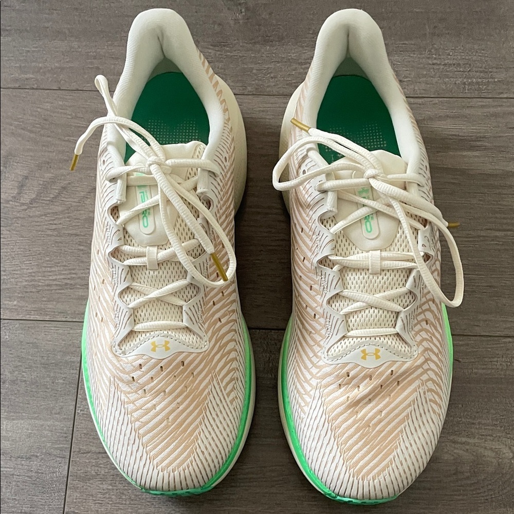 Under Armour Athletic Shoes - Cream and Green Men’s 11.5 running - Picture 3 of 9